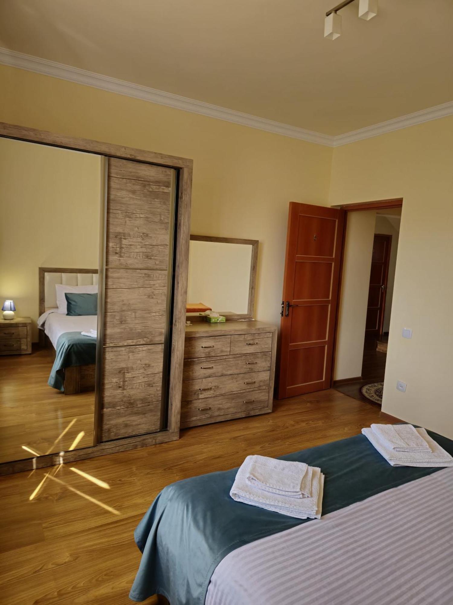 Zartonq Hotell Tat'ev Eksteriør bilde